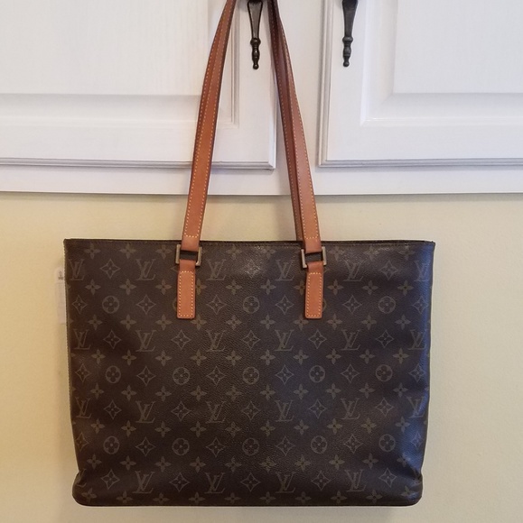 Louis Vuitton Handbags - 💯 Authentic LOUIS VUITTON Luco Mongram Tote Bag